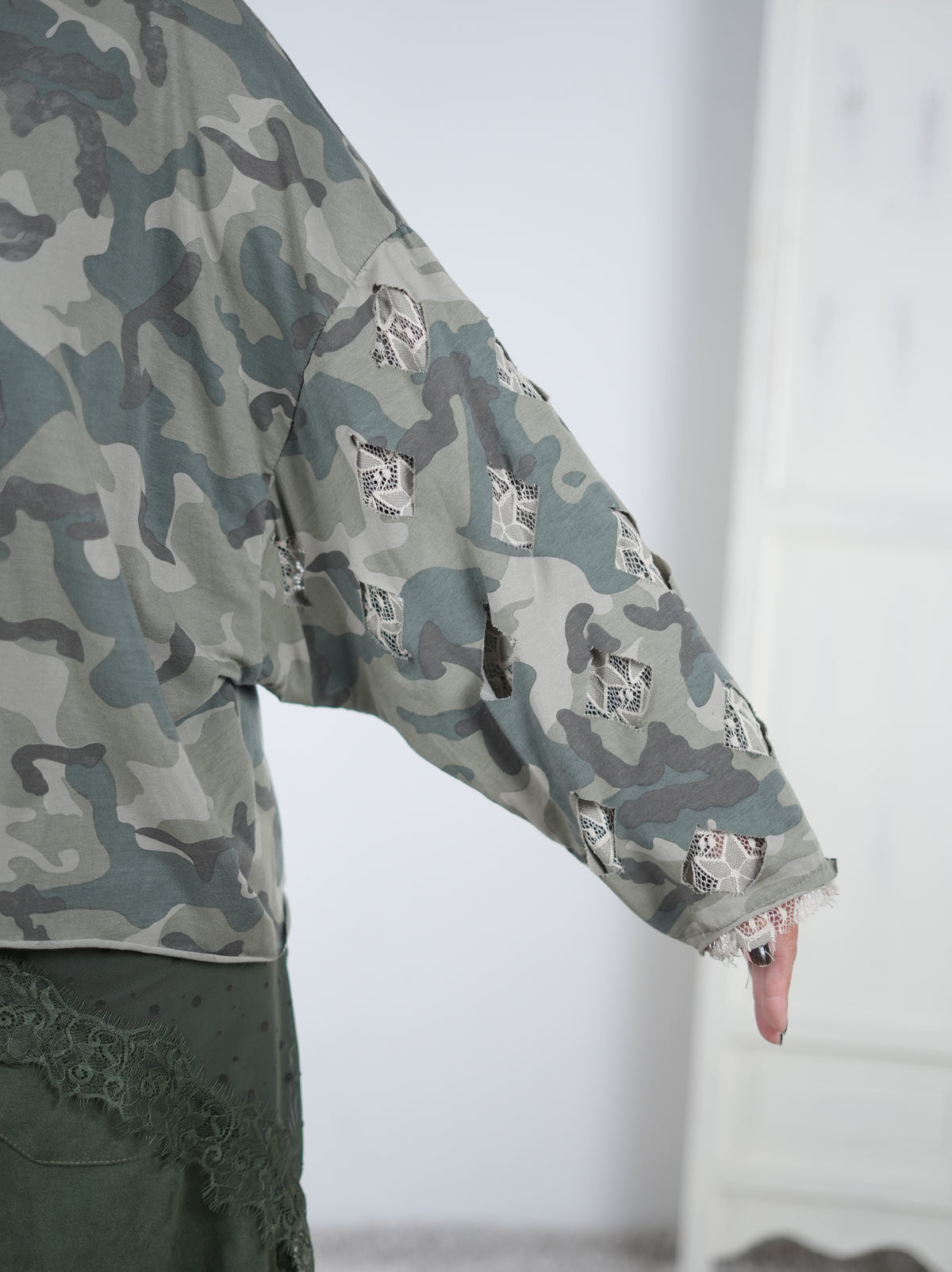 leichtes langarm Shirt mit auffälligen Ärmeln, Camouflage