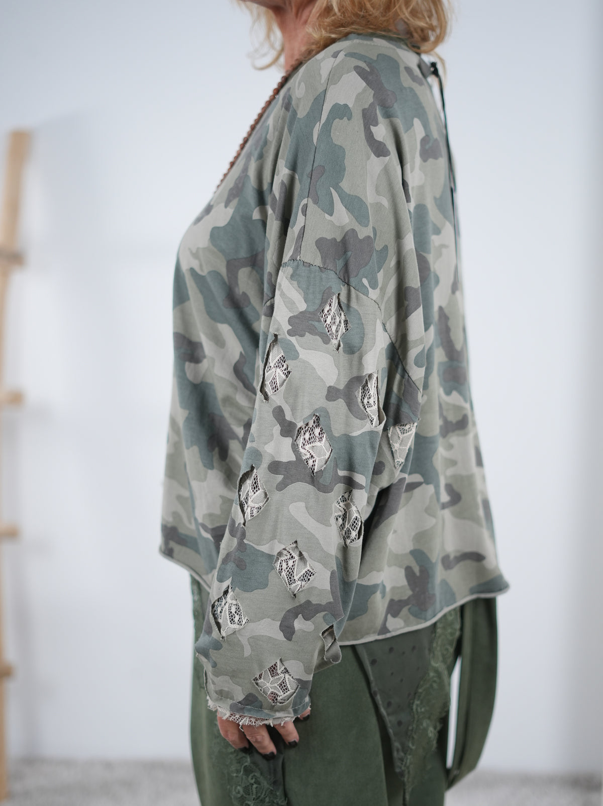 leichtes langarm Shirt mit auffälligen Ärmeln, Camouflage