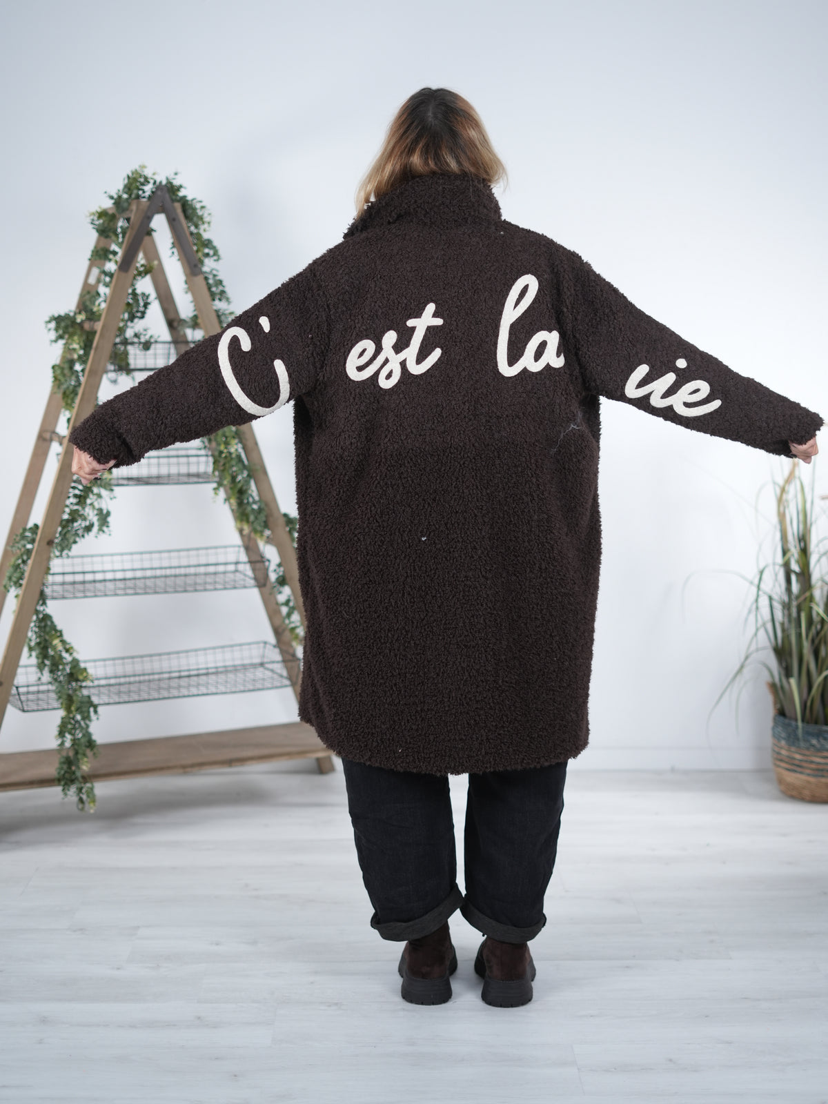 Teddymantel mit "c'est la vie" Schriftzug Schoko