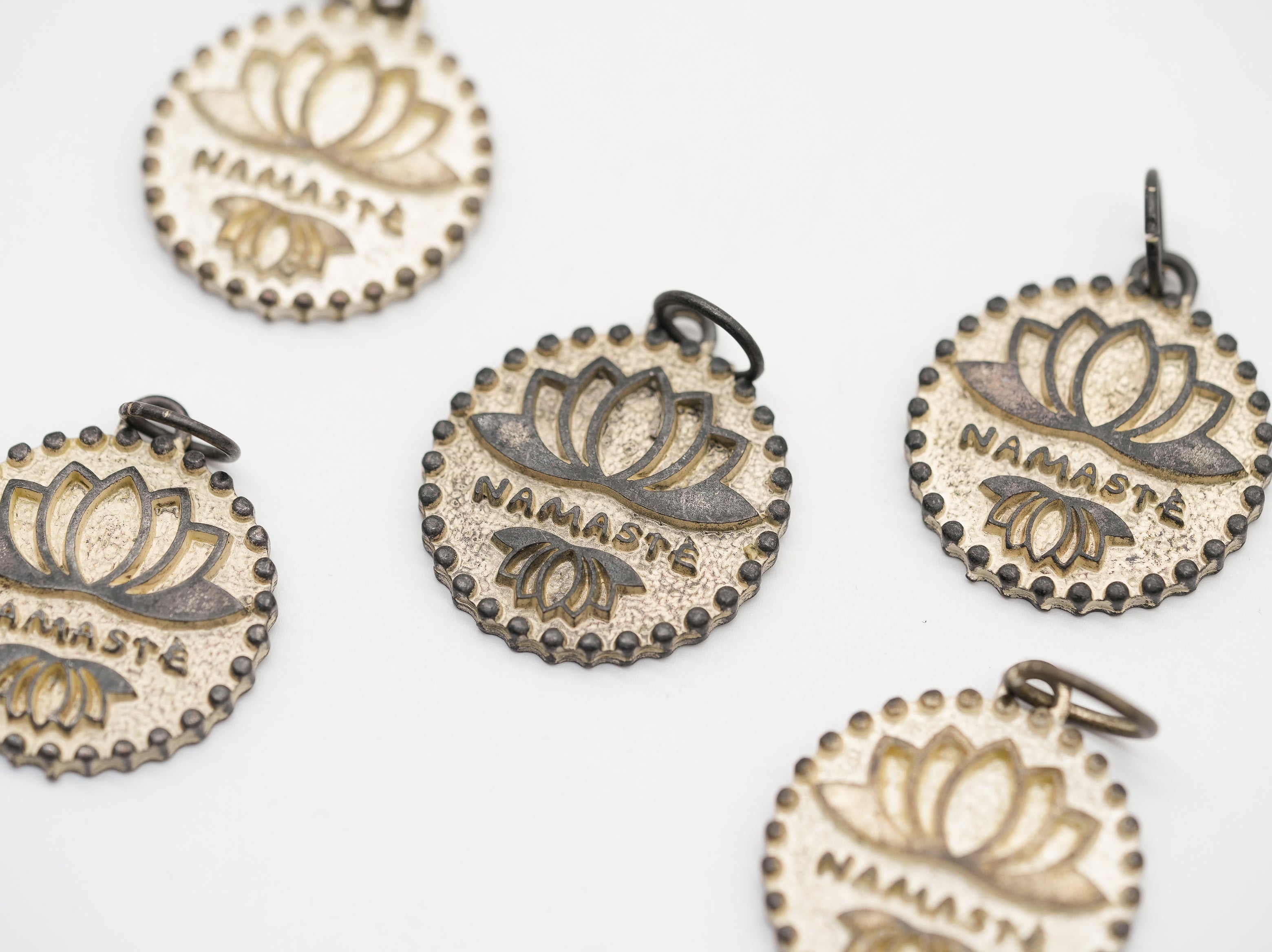 SchauTime Amulett M, Sahara Namaste