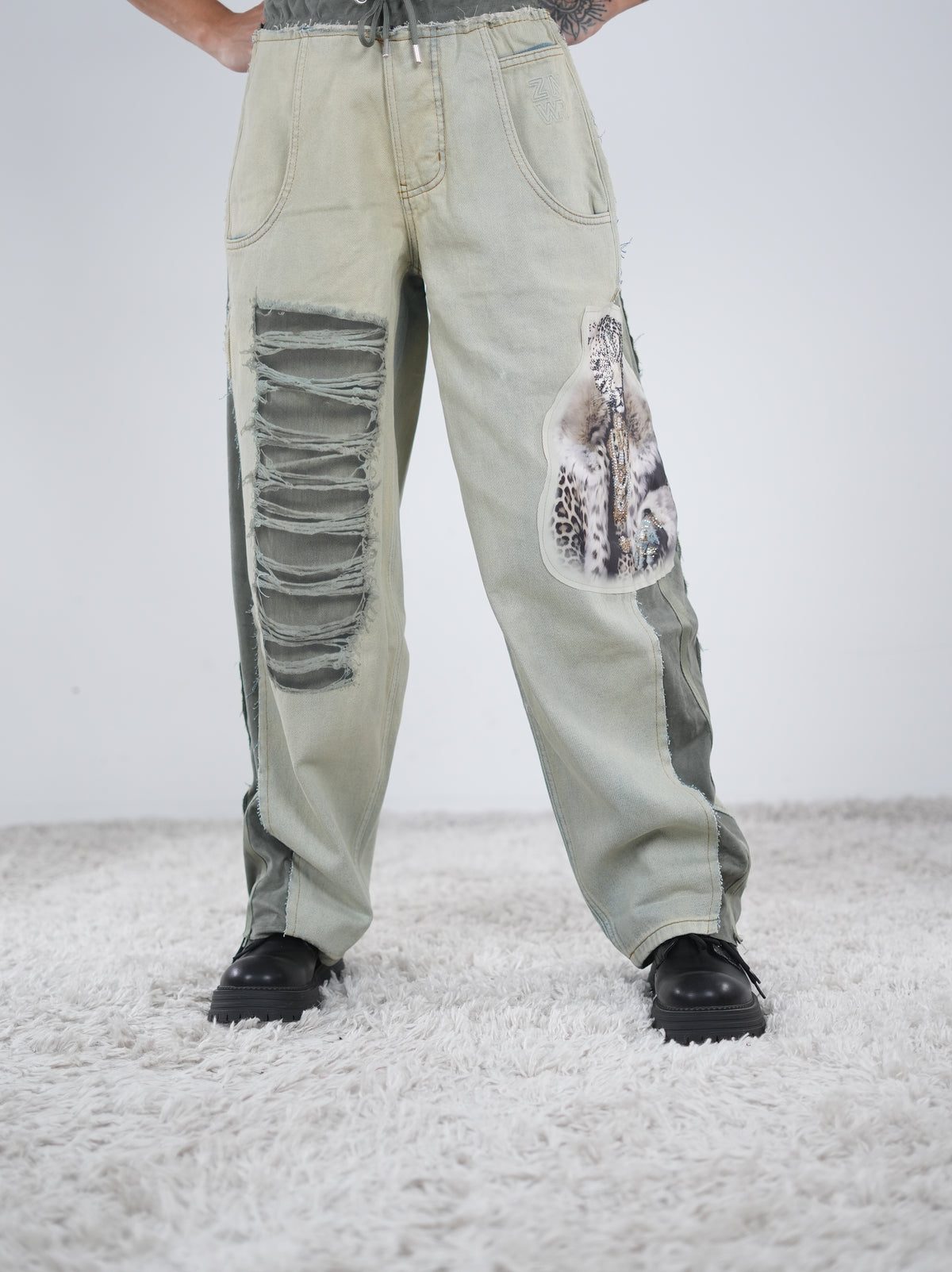ausgefallene Barrel Pants mit Leo Akzenten Olive Olive