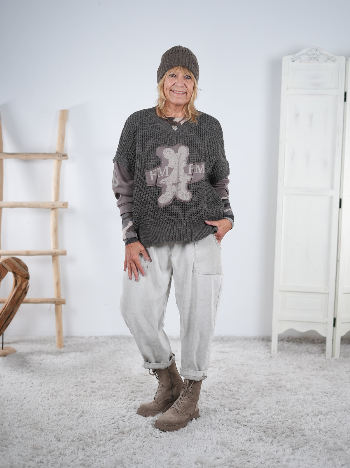 Lässiger Strickpullover mit Sweaty-Ärmeln