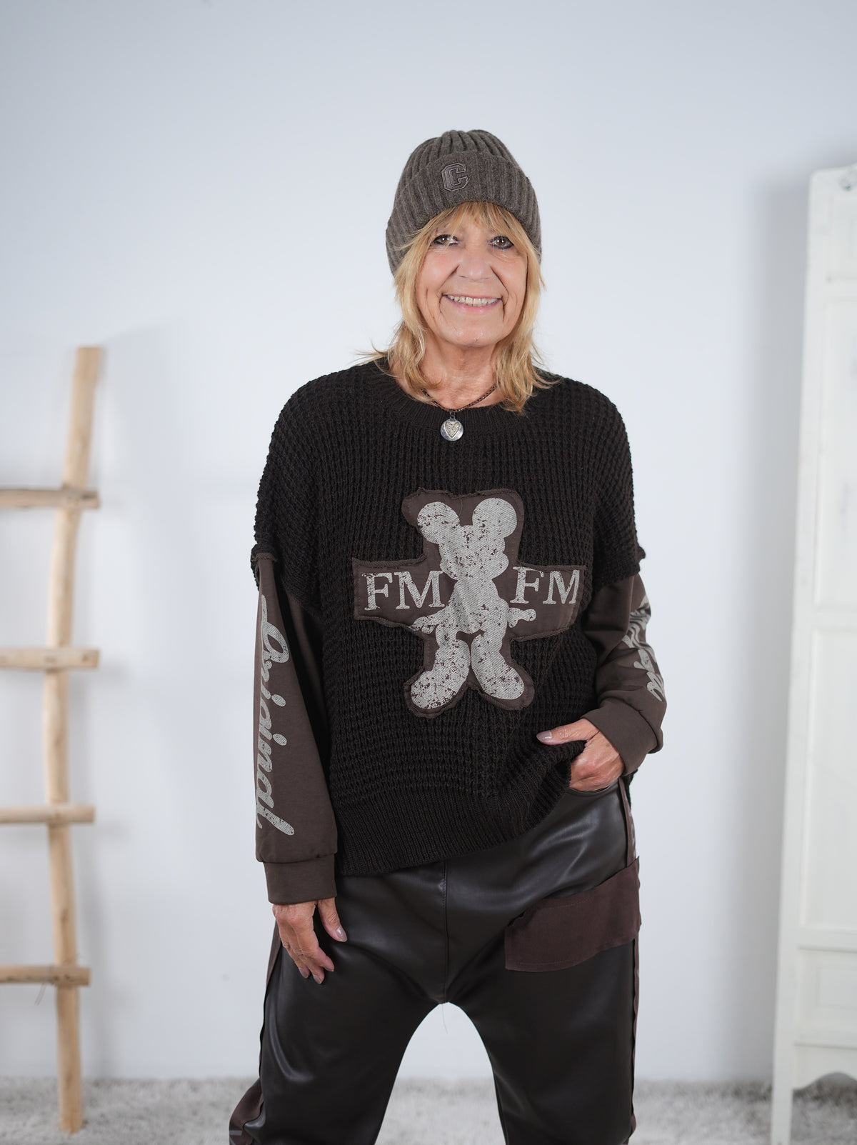 Lässiger Strickpullover mit Sweaty-Ärmeln Schoko