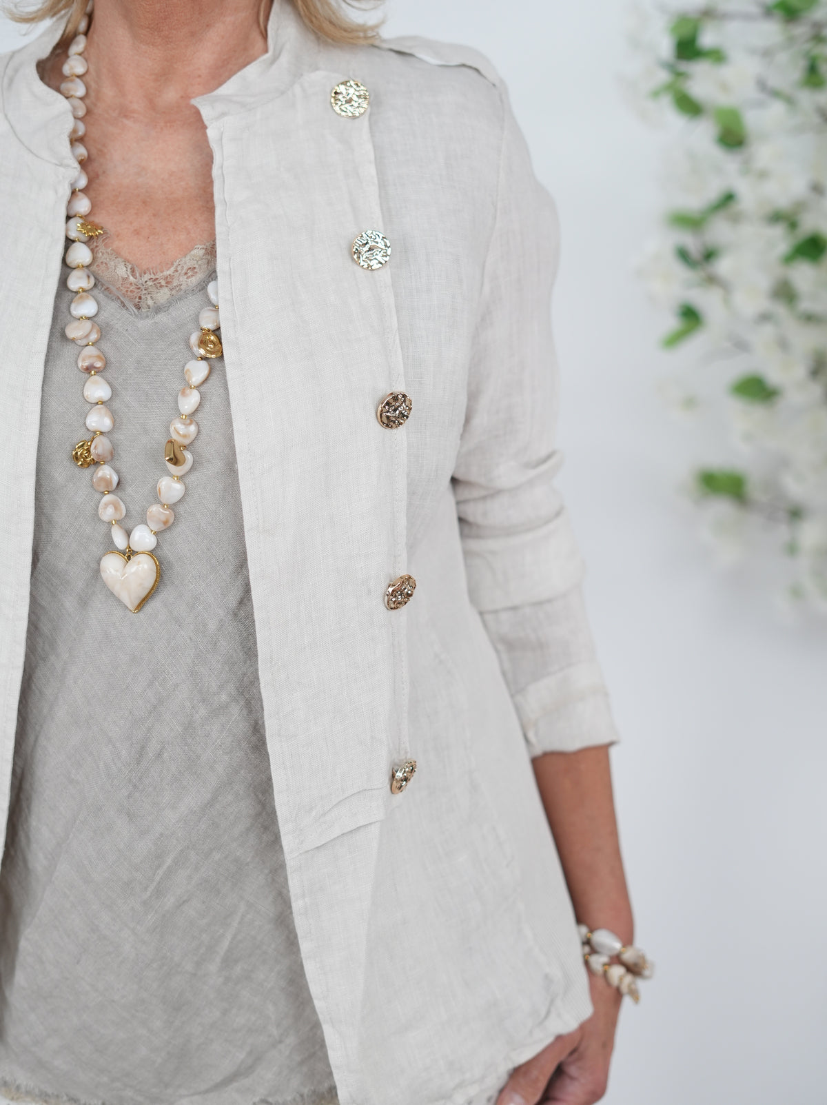 sportlicher Leinen Blazer mit goldenen Knöpfen