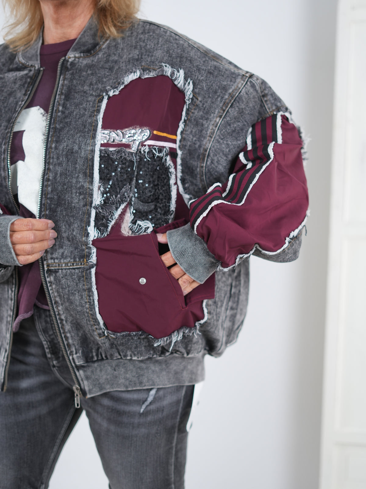 Ausgefallene College Jacke aus Jeans mit Hingucker Motiv
