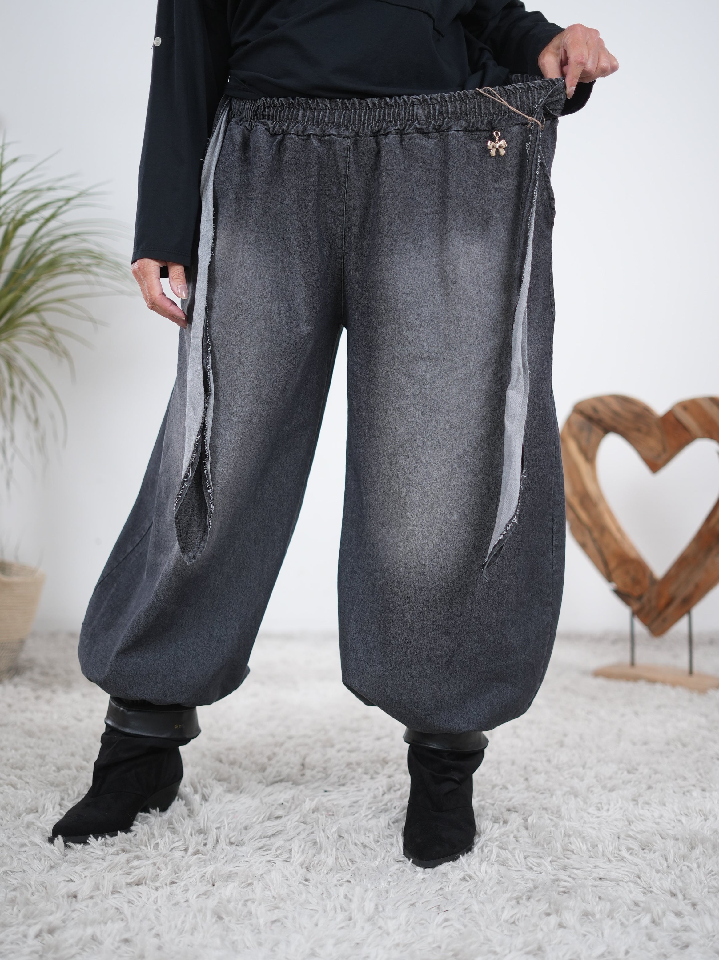 ausgefallene Pumphose mit Schleife (Lieferdatum beachten)