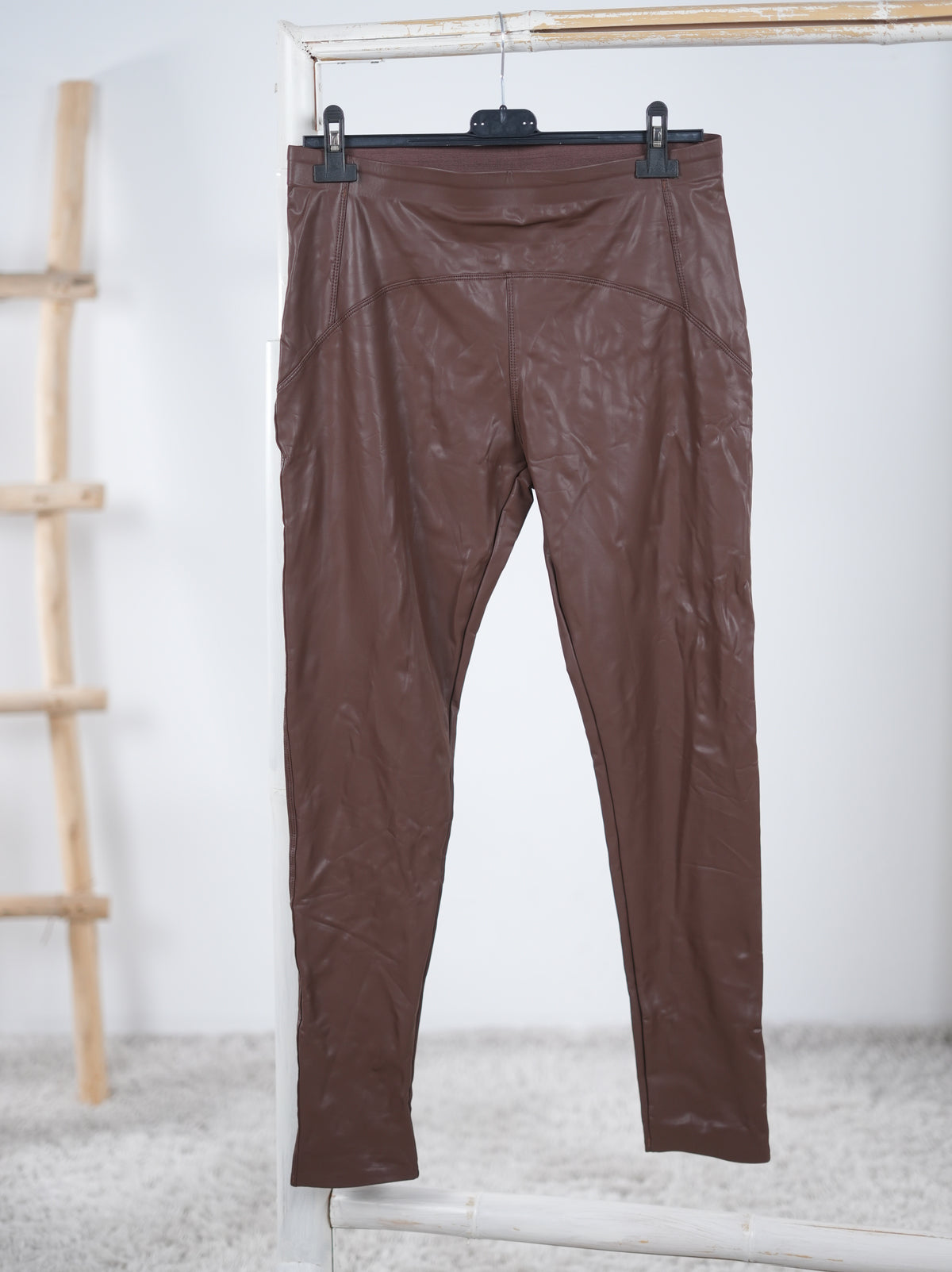 Basic Leggins aus Kunstleder Mokka