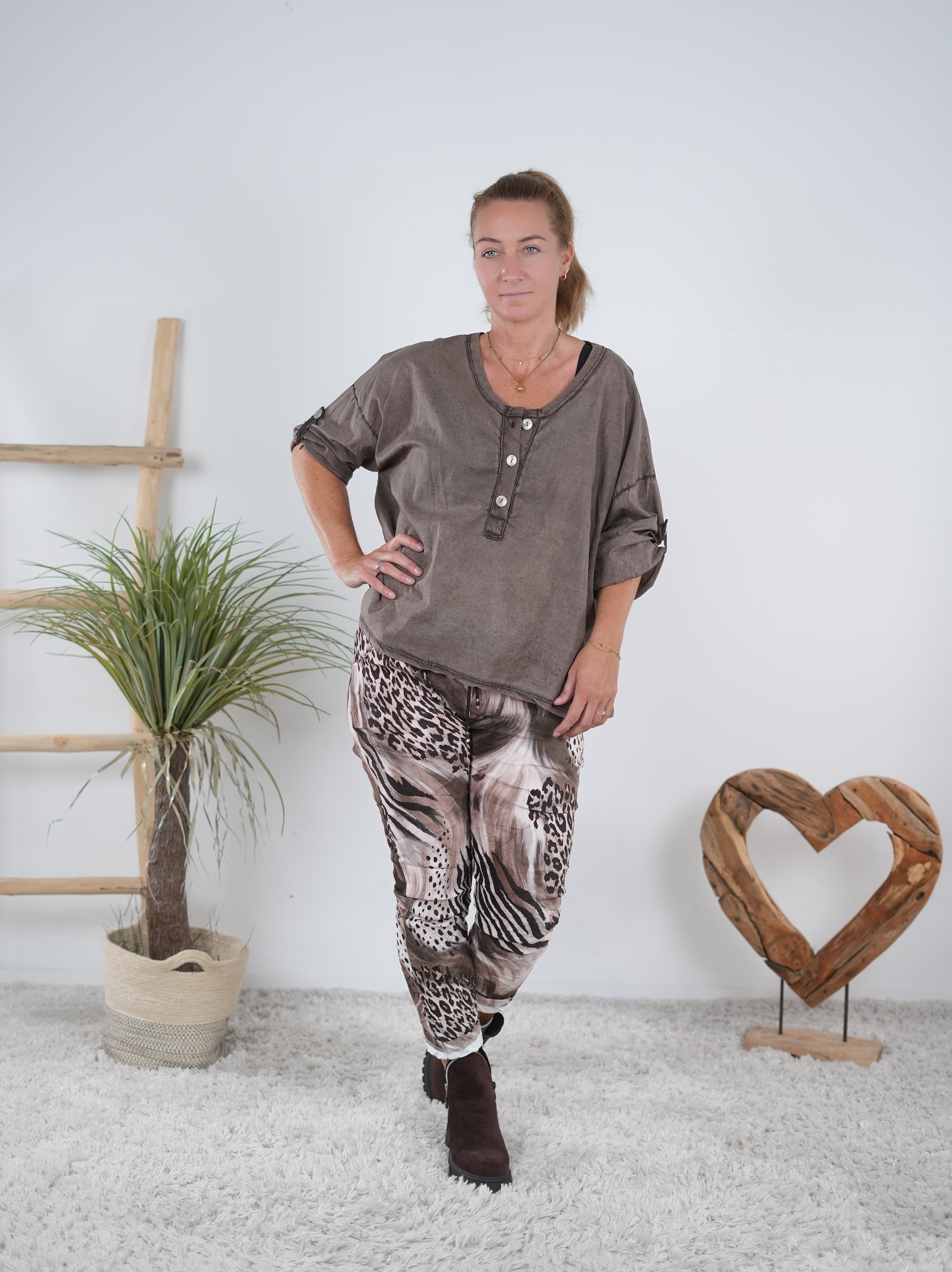 Basic Shirt mit Knopfleiste, kastig geschnitten