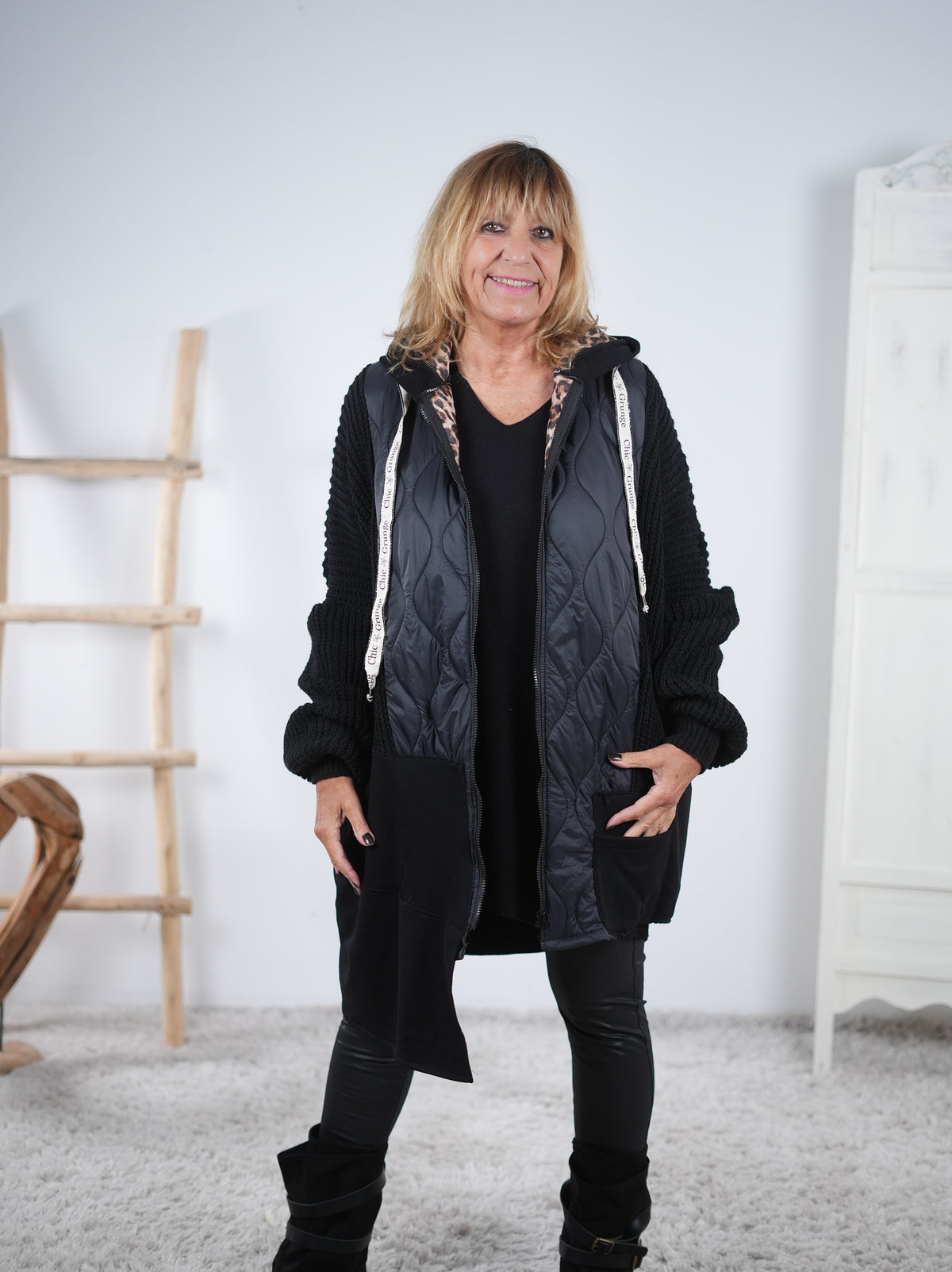 bequeme Jacke mit Strickeinsatz Schwarz