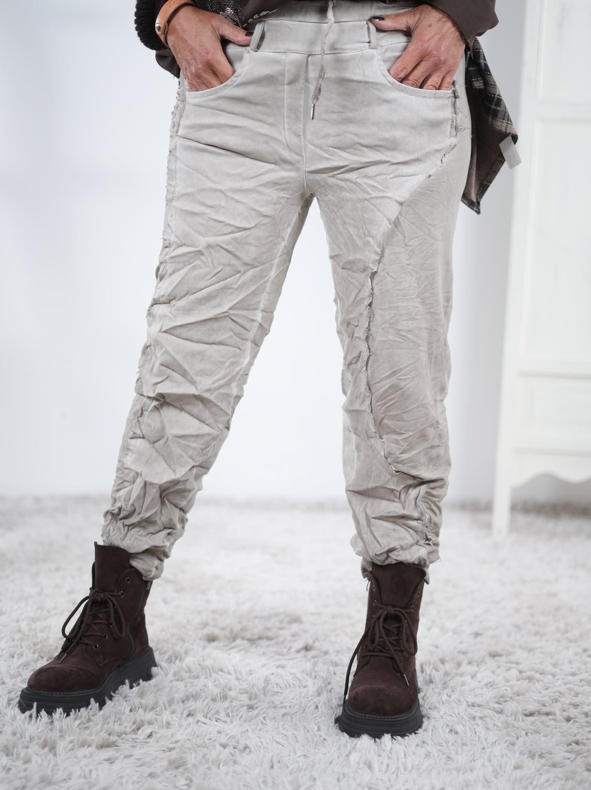 bequeme Jogpant im Materialmix helles Taupe