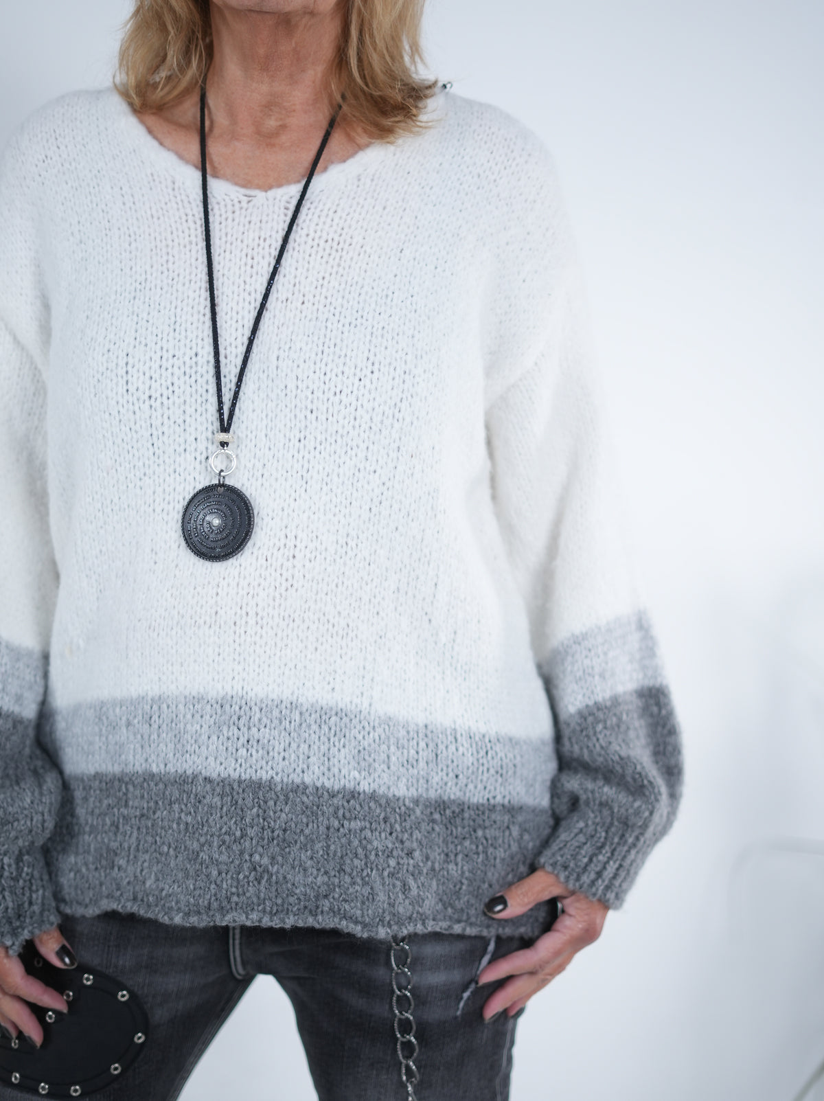 Cozy Strickpulli mit farbigen Elementen