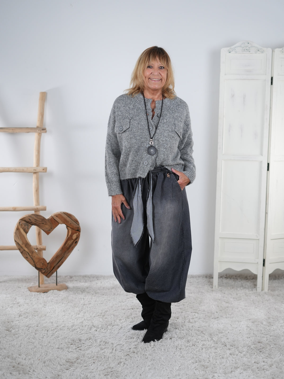 Crop Strickjacke mit Knopfleiste, meliert