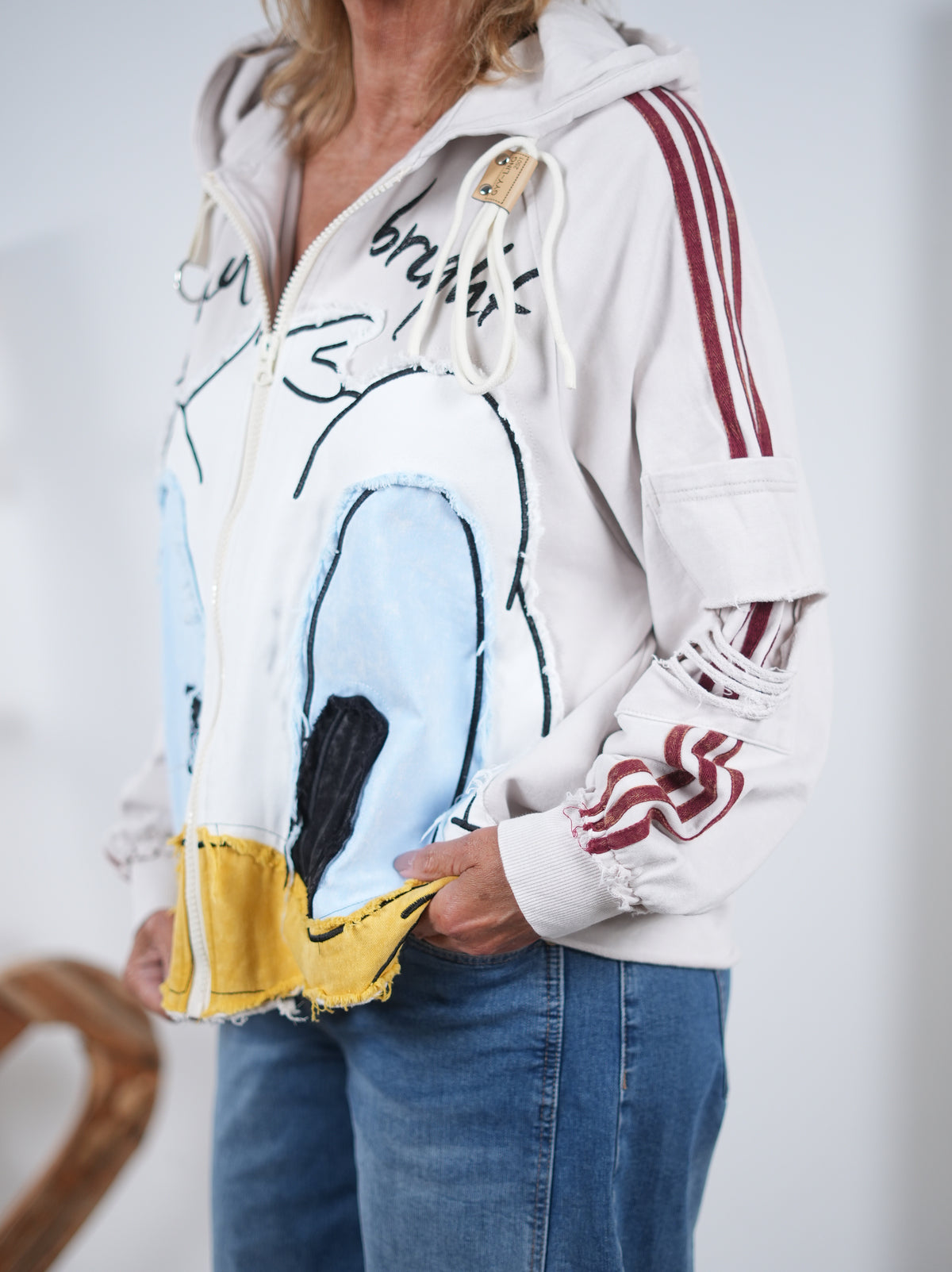 Hingucker Sweat Jacke mit markantem Motiv