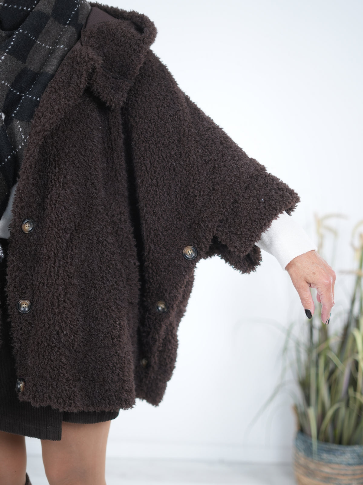 Kuschelige Poncho Jacke mit großer Kapuze