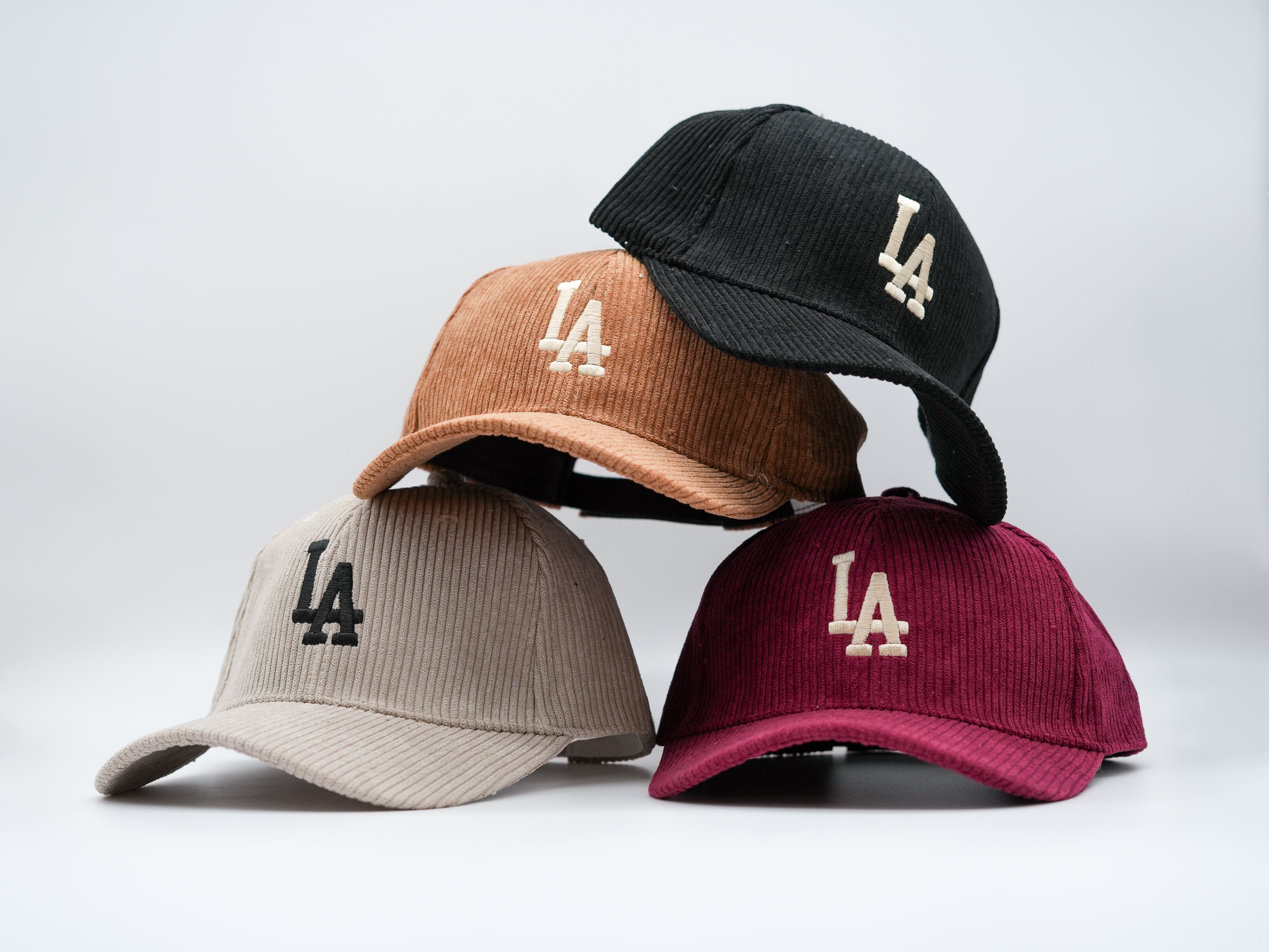 Cap aus Cord mit "LA" Bestickung