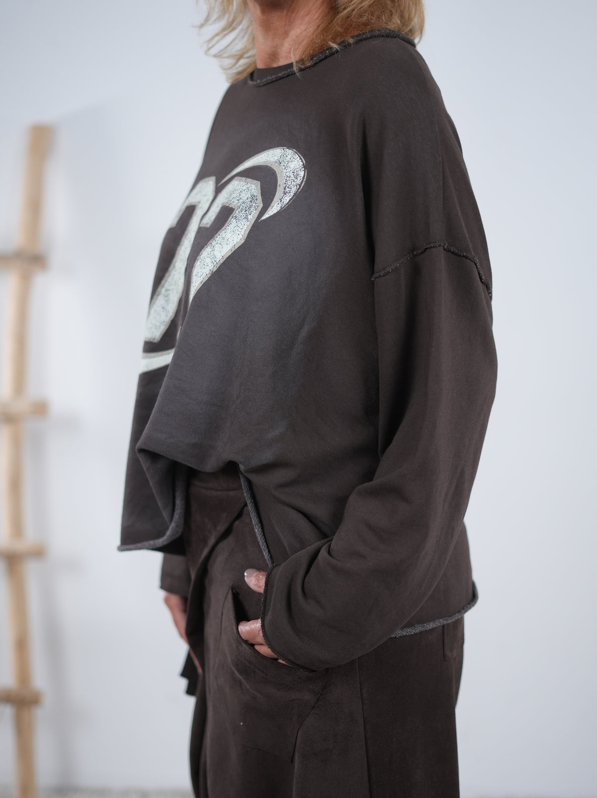 Leichtes Sweatshirt mit überschnittenem Arm und Print