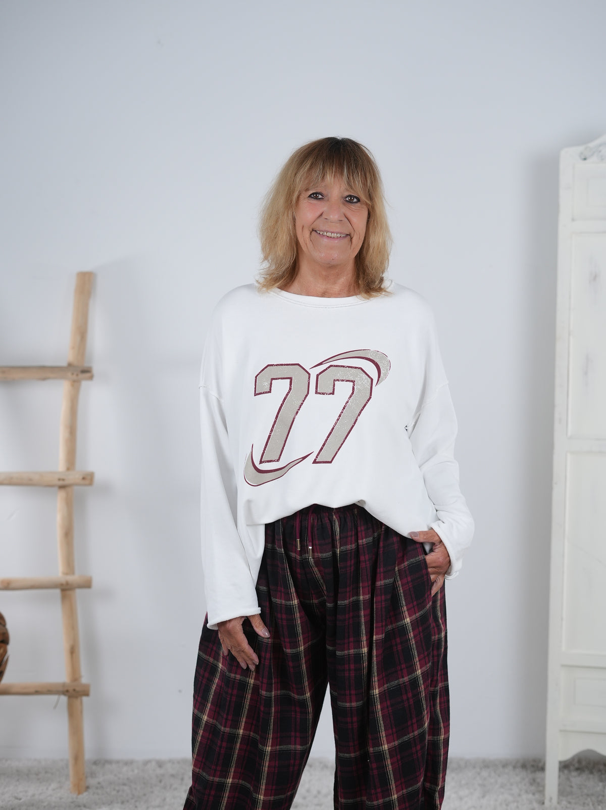 Leichtes Sweatshirt mit überschnittenem Arm und Print Weiß