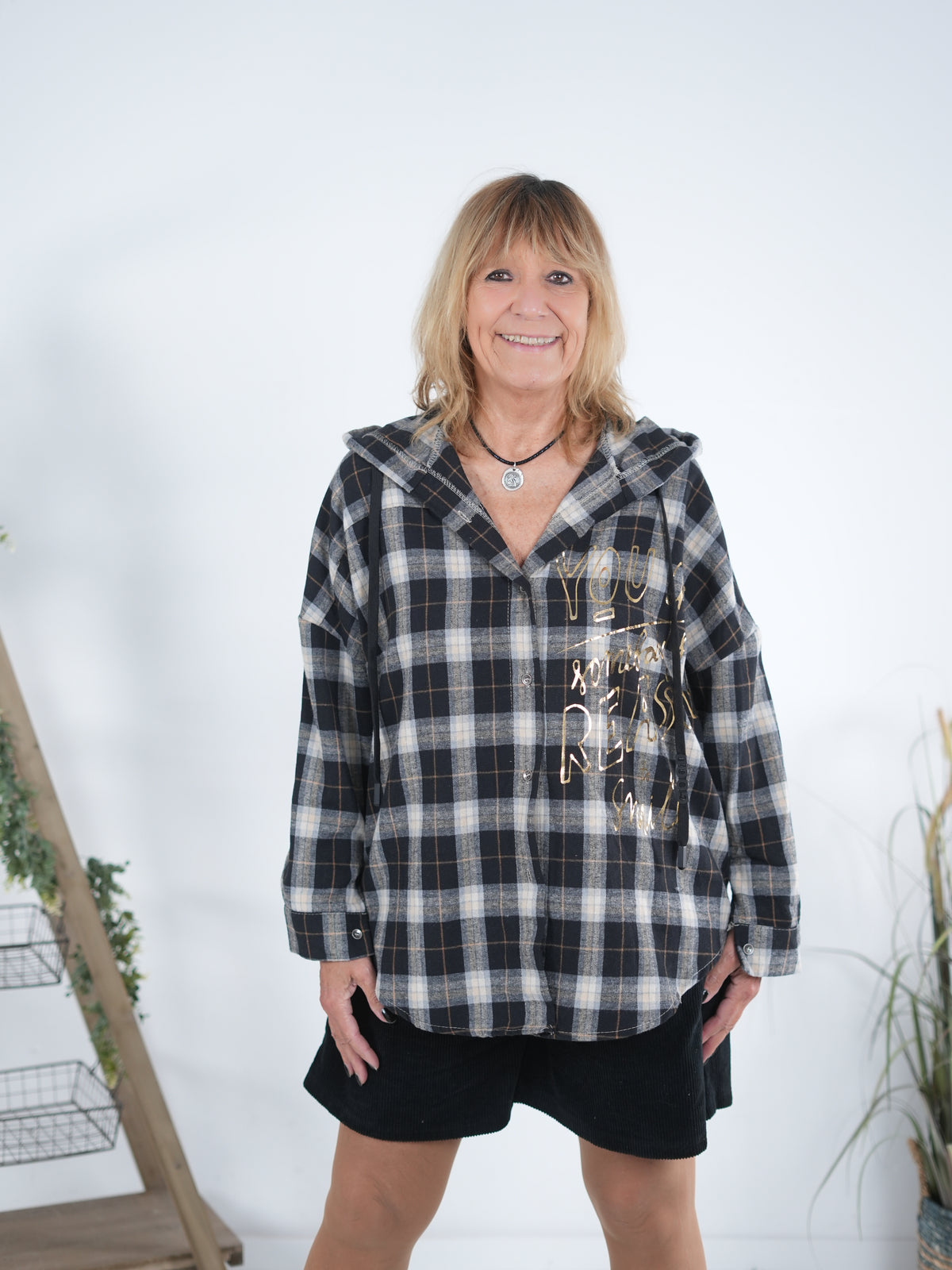 lockere Vokuhila Bluse mit Schriftzug, kariert
