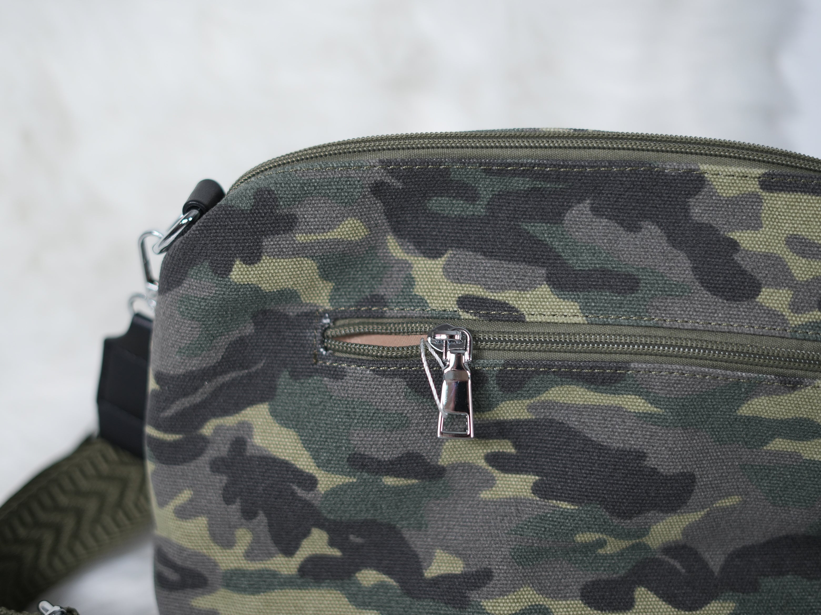 Niedliche Crossbag in Camouflage