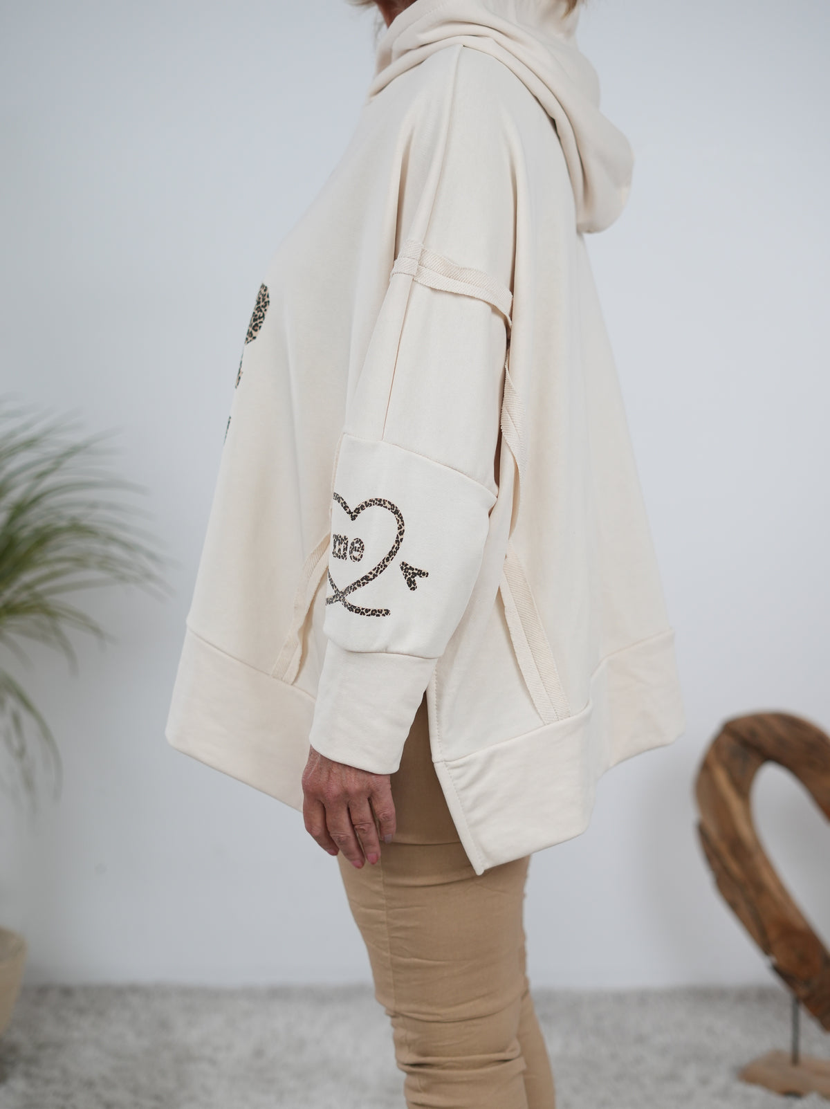 oversize Hoody mit großem Leo Print und Ärmelbündchen