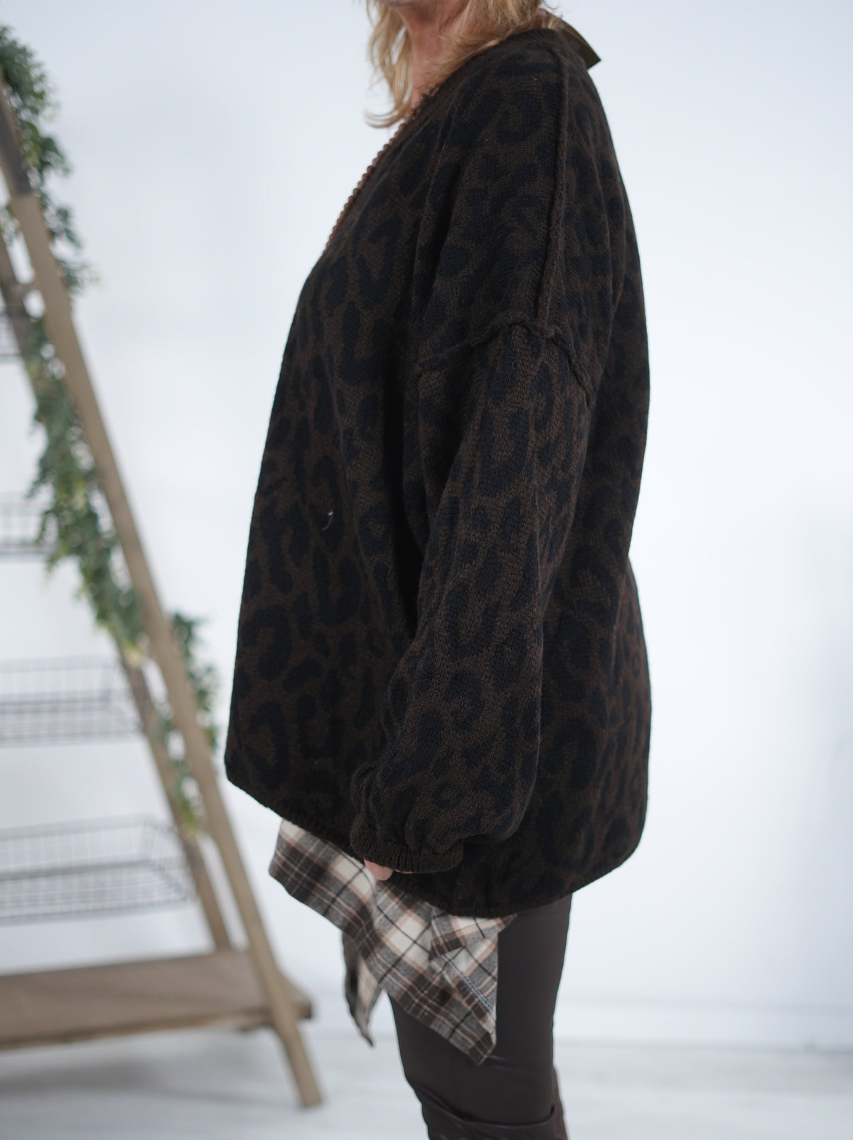 oversized Strickpulli im Leo Look mit V-Ausschnitt