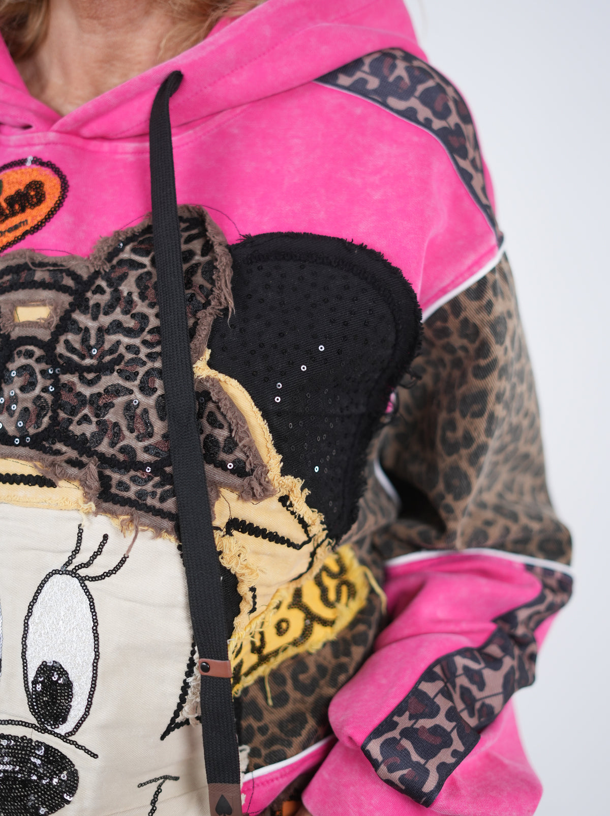 pinker Hoody mit großem Motiv und Pailletten Details