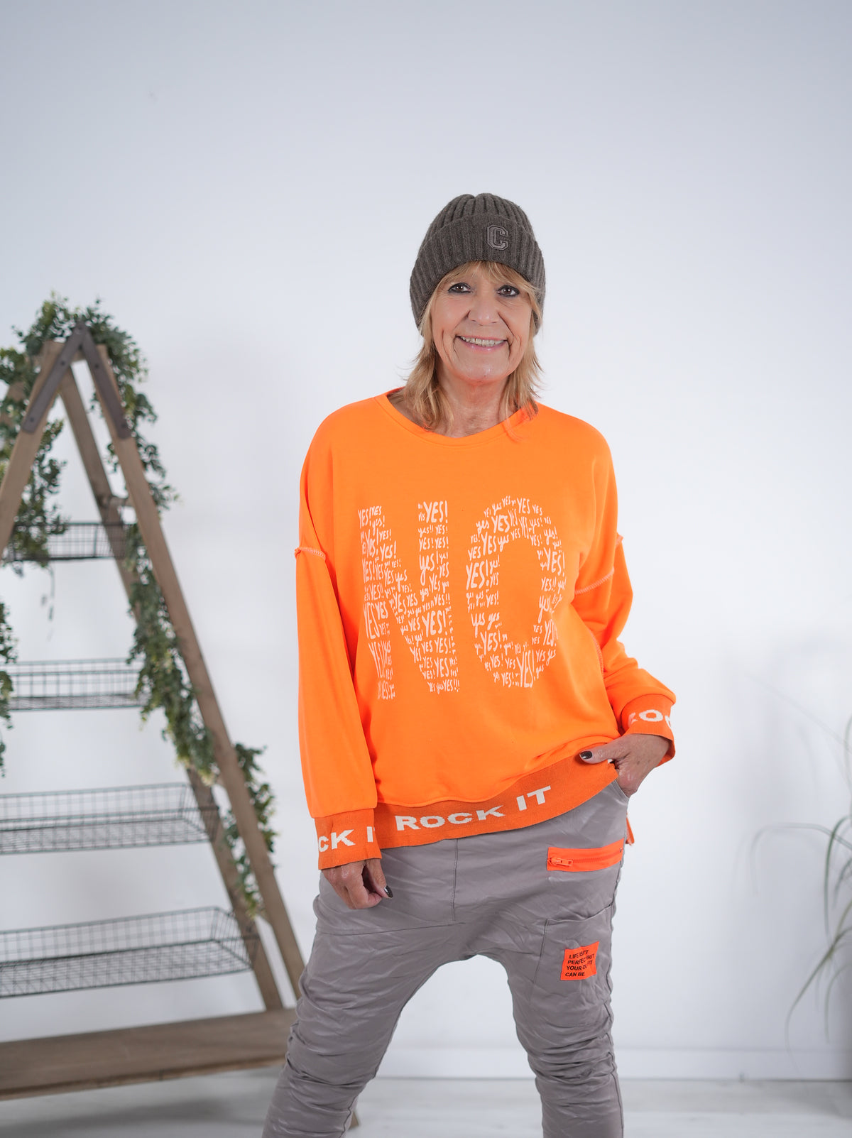 sportliches Sweatshirt mit Ärmelbündchen Neon Orange