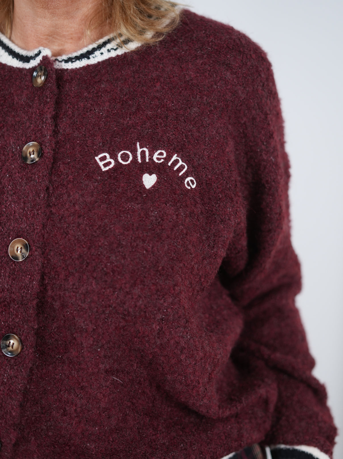 Süße College Jacke aus Strick mit "Boheme"Schriftzug