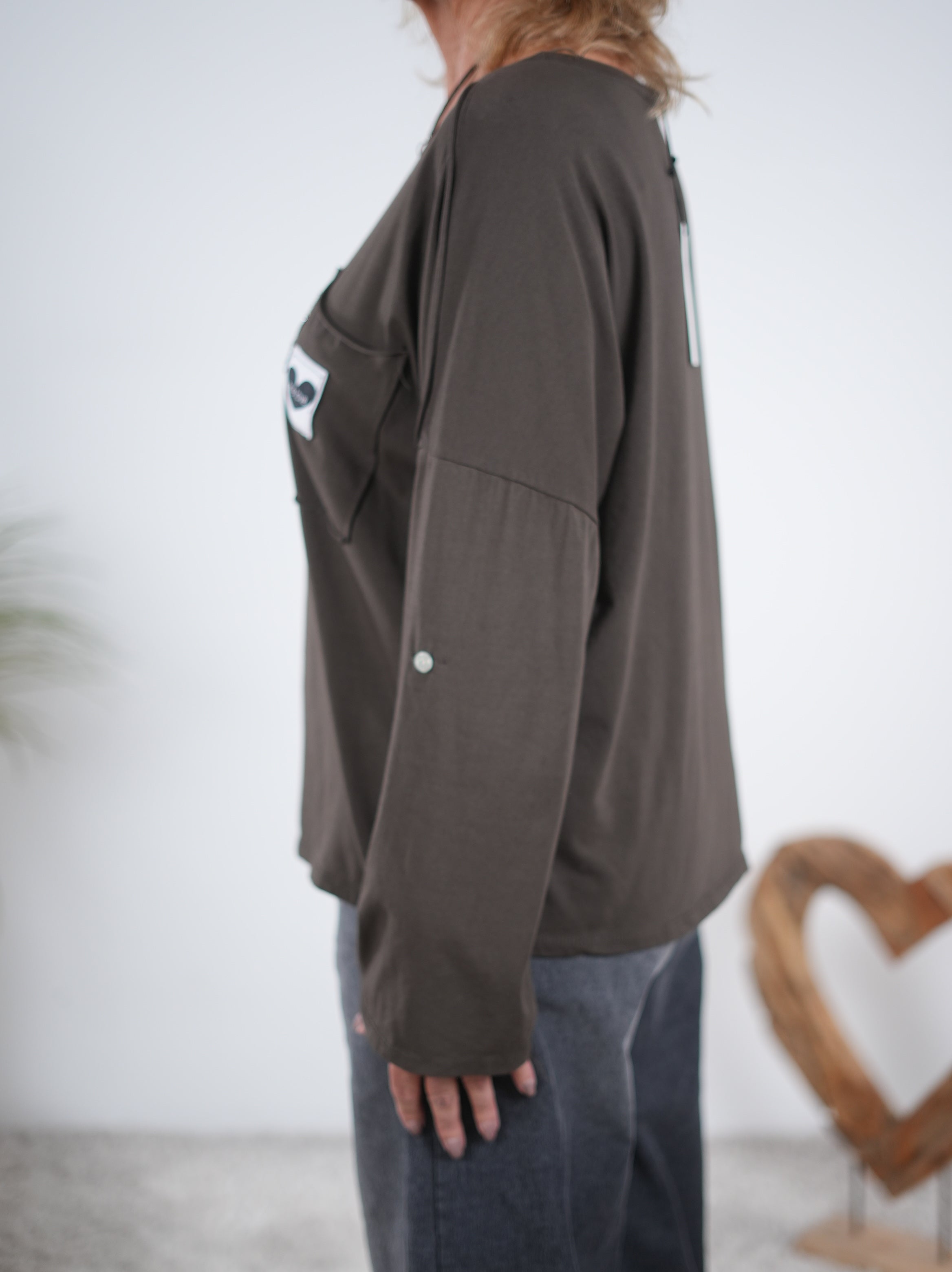 überschnittenes langarm Shirt mit "whatever" Schriftzug