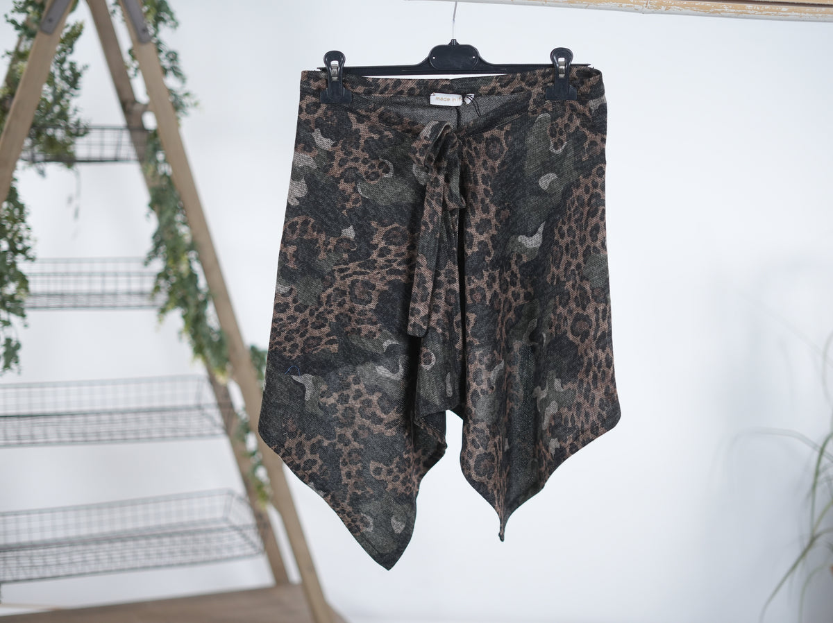 Verlängerung im Camo und Leo Muster Olive