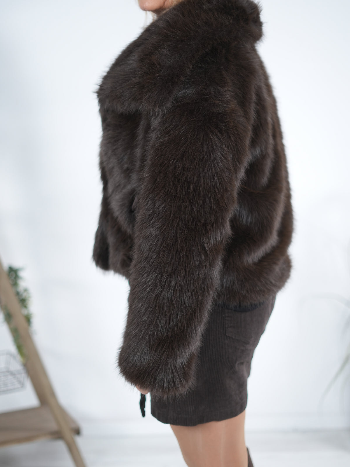 Webpelzjacke mit Knopfleiste und Schalkragen