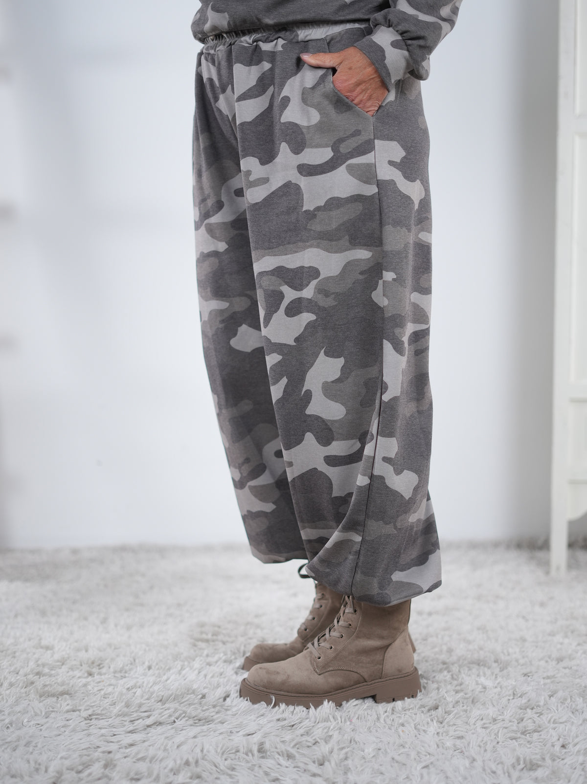 Weiche Pumphose im Camouflage Look