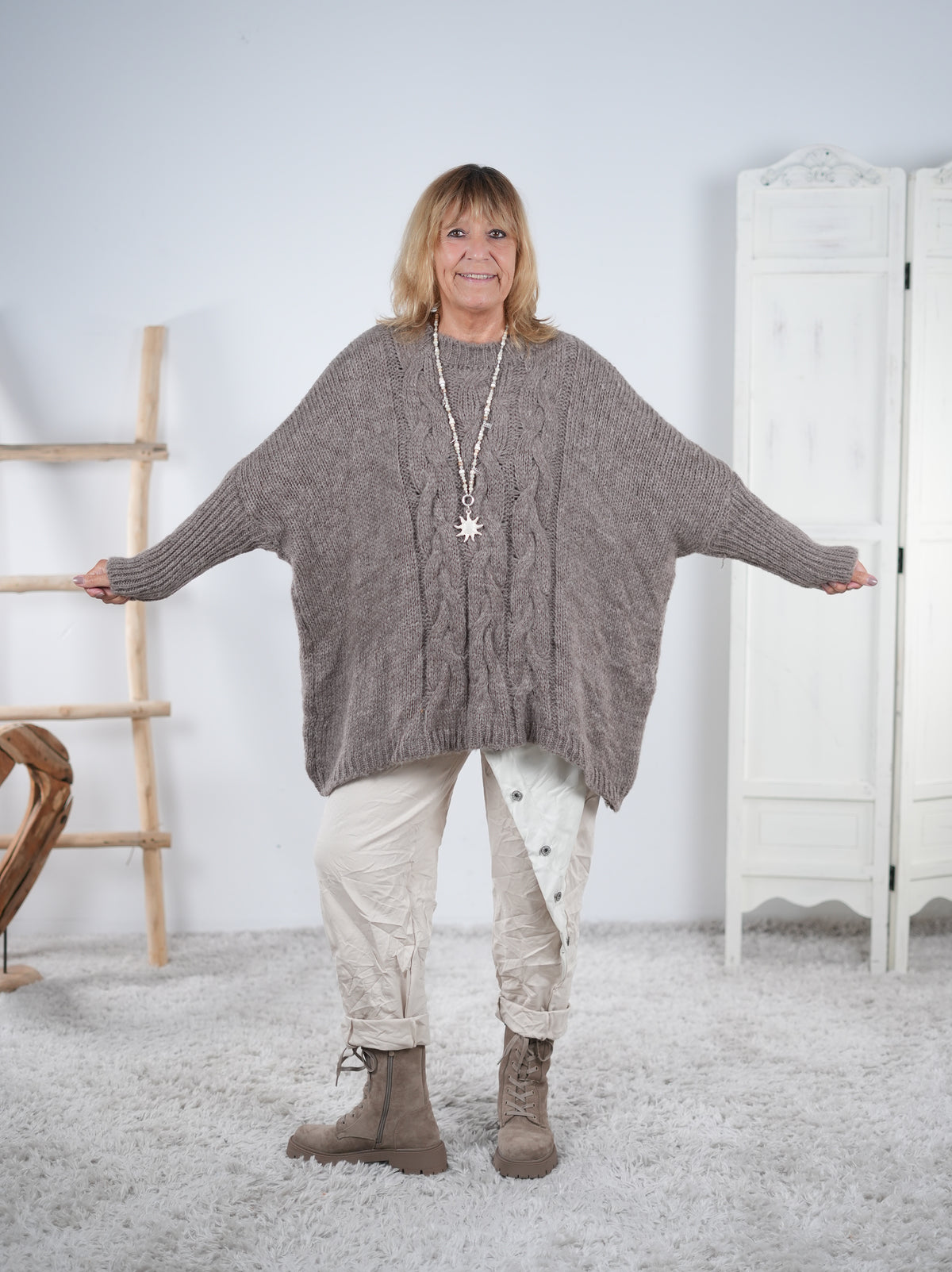 Weicher Strickpullover im Zopfmuster