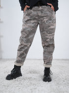 Weite Camouflage Pants mit Gürtel