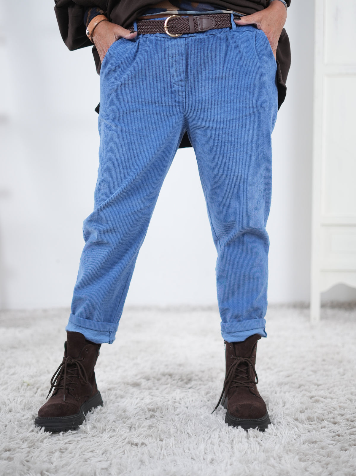 Weite Kord Hose mit Gürtel