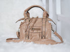 Lässige Crossbody Tasche mit Vintage-Details und Nieten Camel