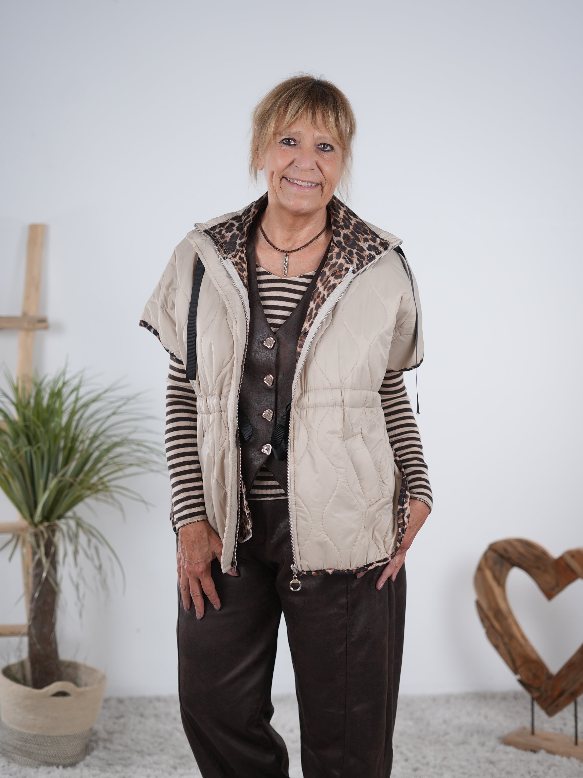 leichte Steppweste mit Reißverschluss Beige