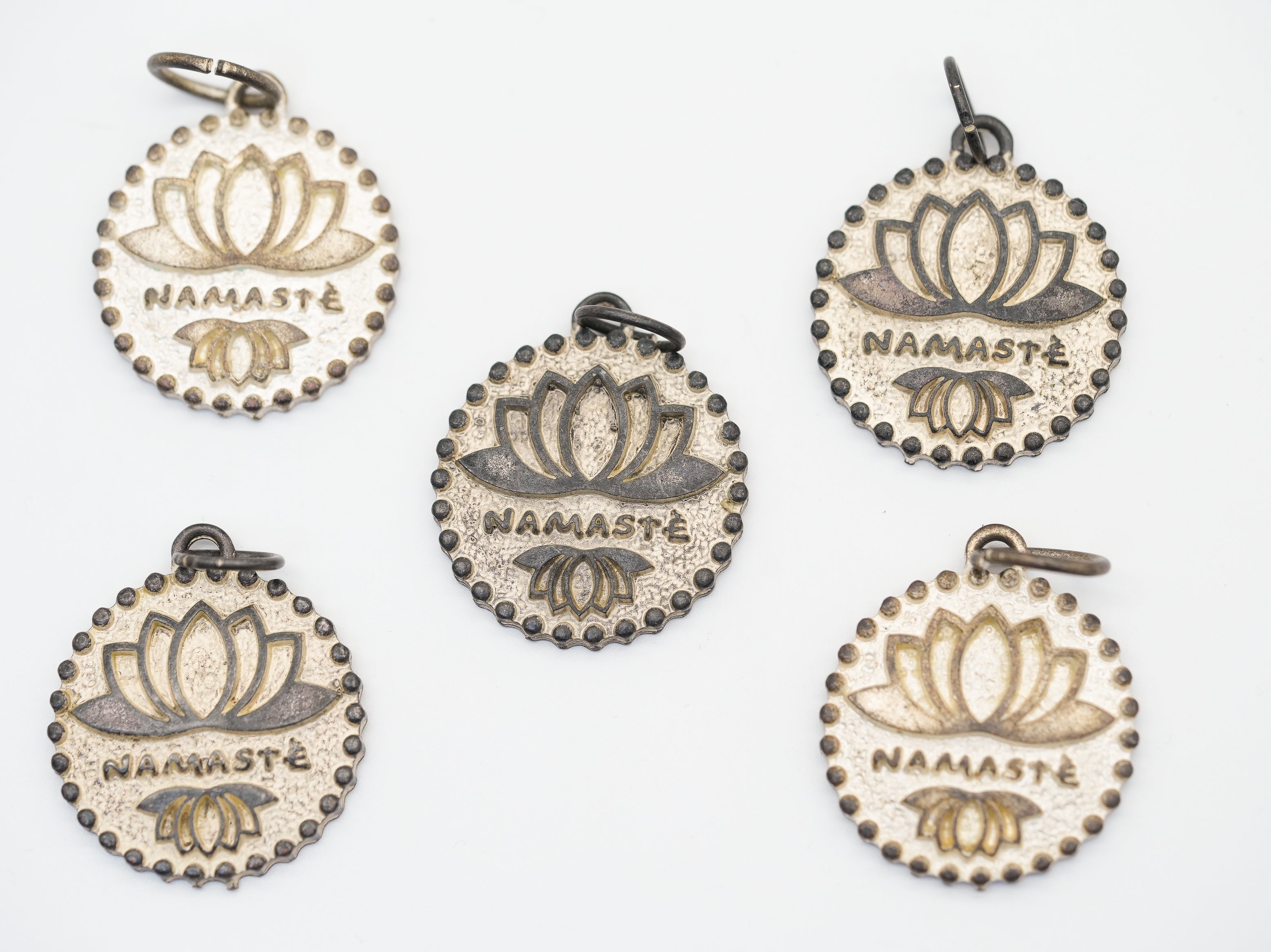 SchauTime Amulett M, Sahara Namaste