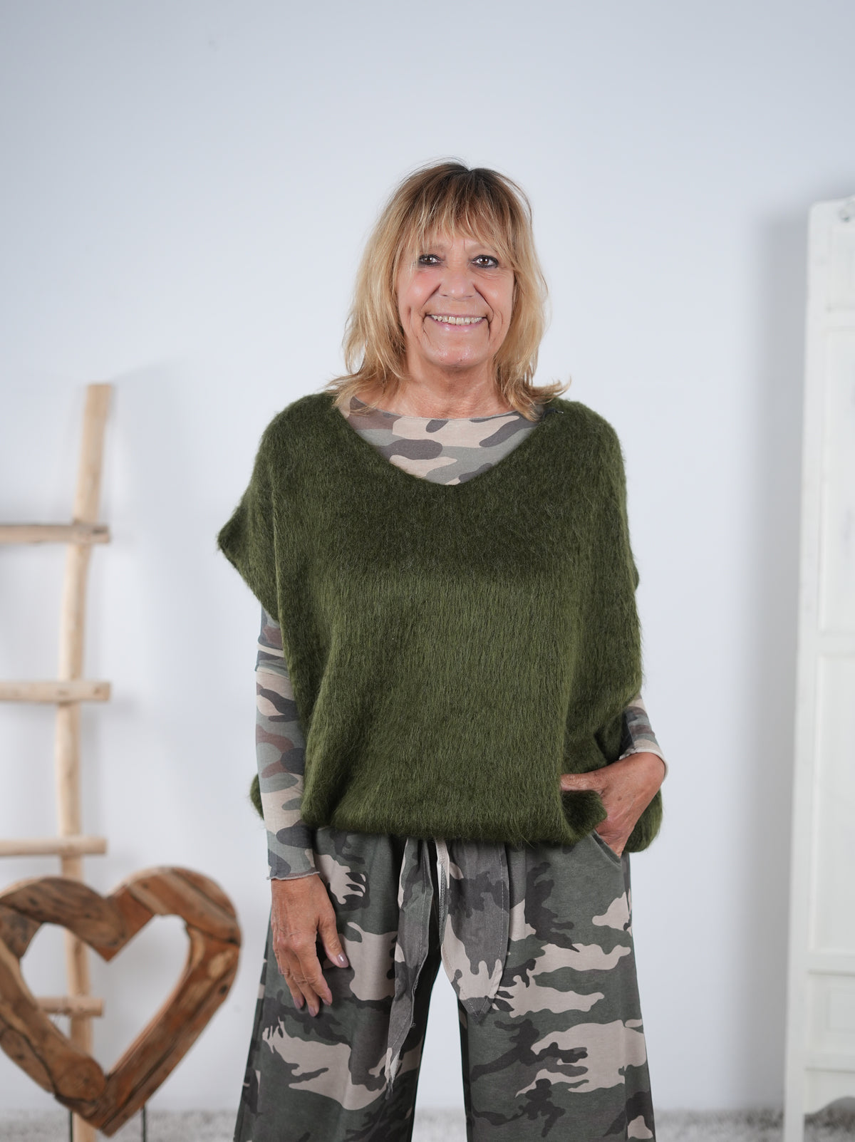 Pullunder mit V-Ausschnitt aus Strick Olive