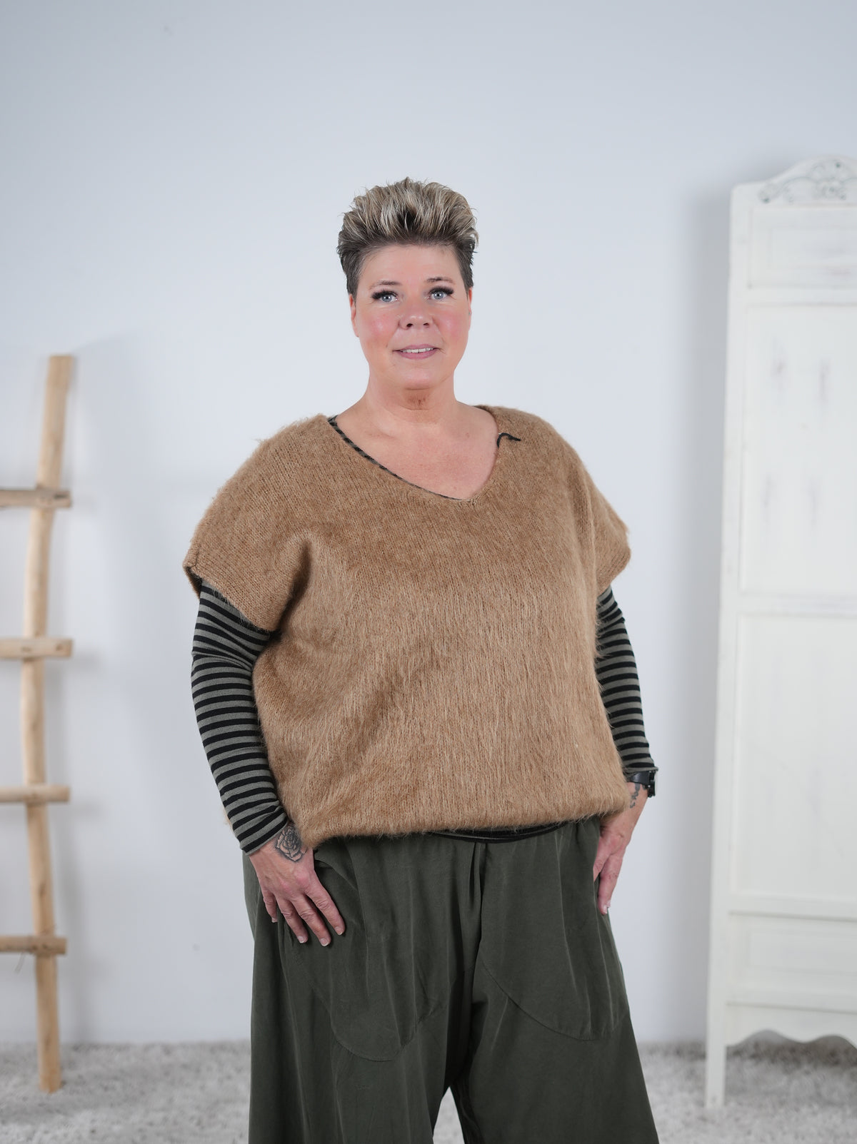 Pullunder mit V-Ausschnitt aus Strick Camel