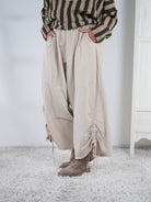 lässige Haremshose in Feinkord Beige