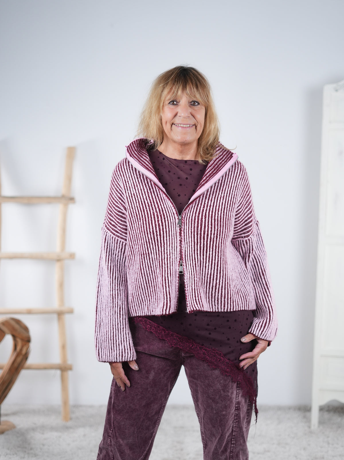 Strickjacke im Patent Muster Bordeaux Rosa