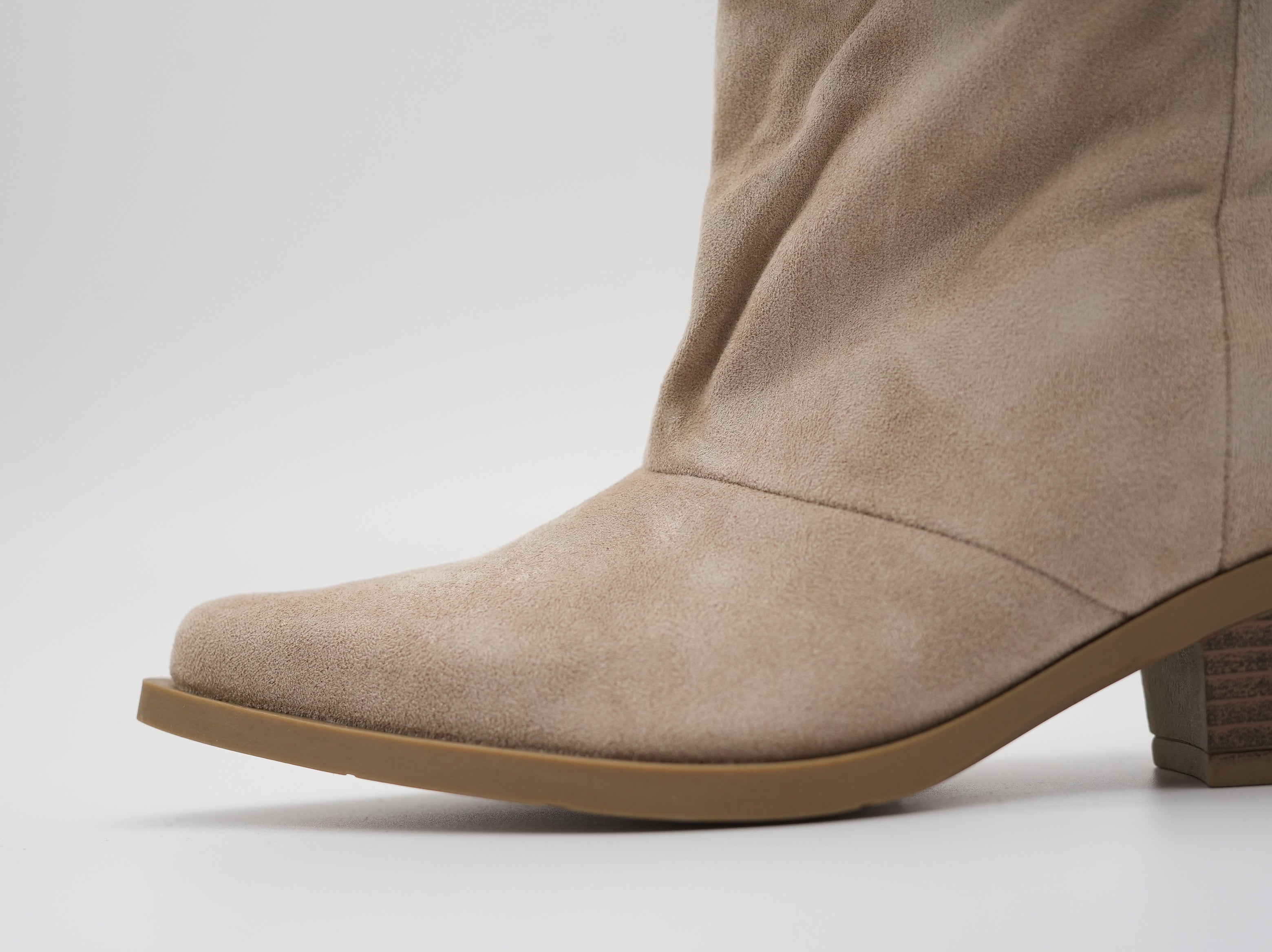 Westernboots mit weitem Schaft
