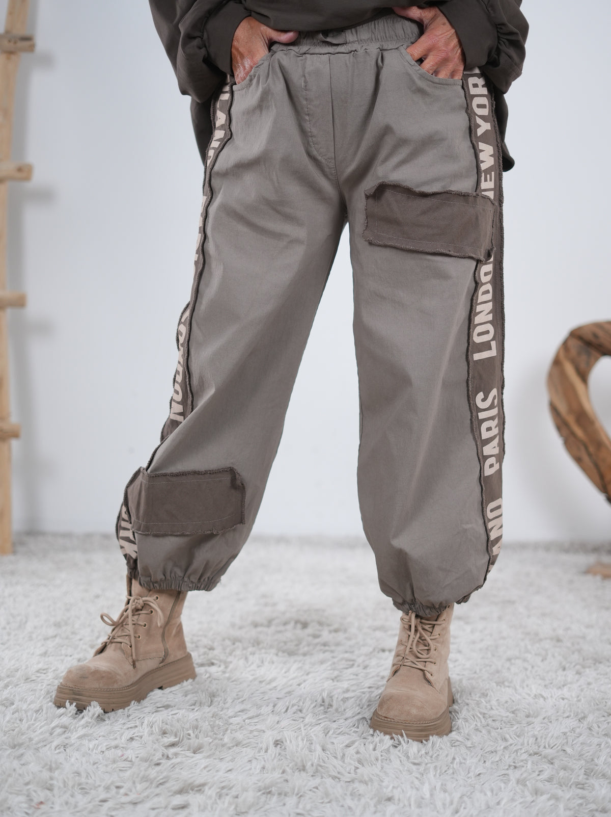 Wide Leg Pants mit Gummibund am Beinabschluss Taupe