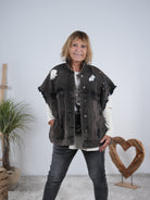 oversize Jeans Weste im destroyed Look mit auffälligem Motiv
