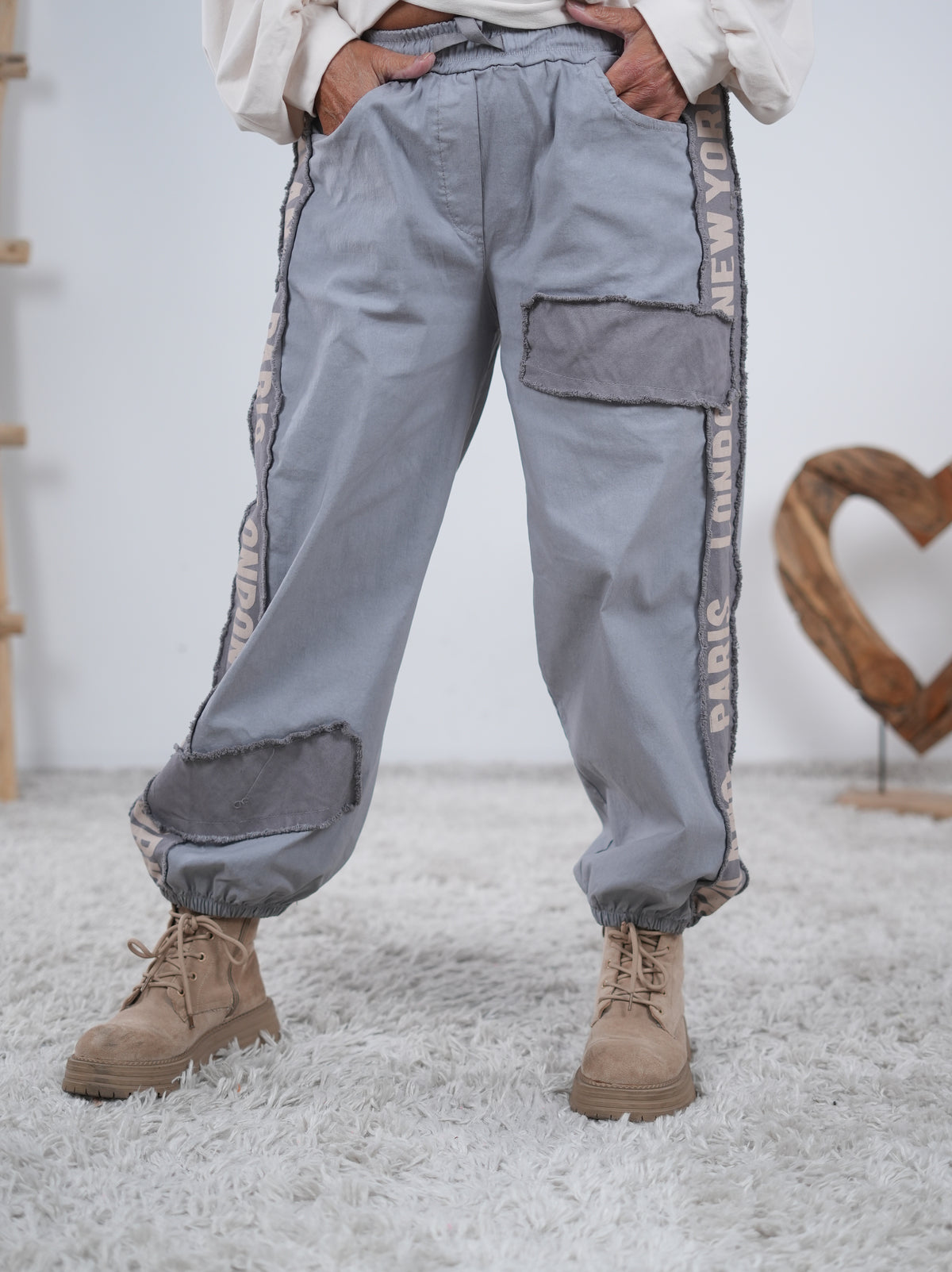 Wide Leg Pants mit Gummibund am Beinabschluss Grau Beige