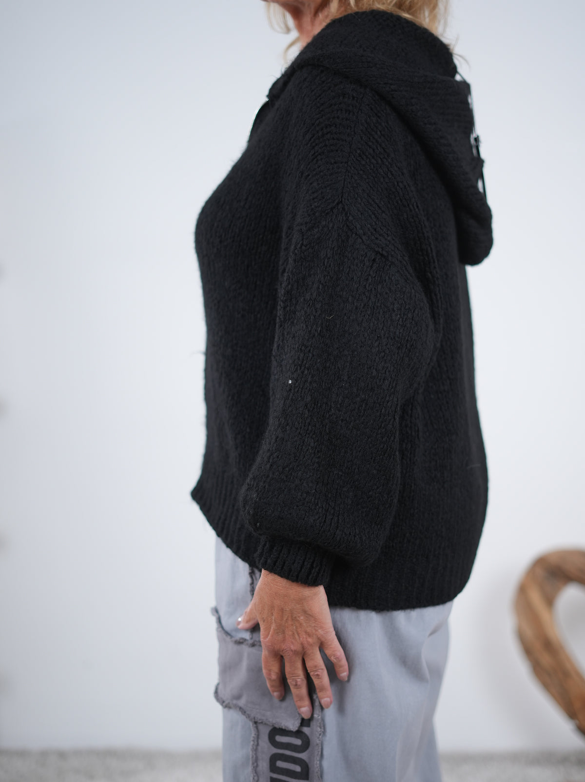 Lässige Strickjacke mit Kapuze
