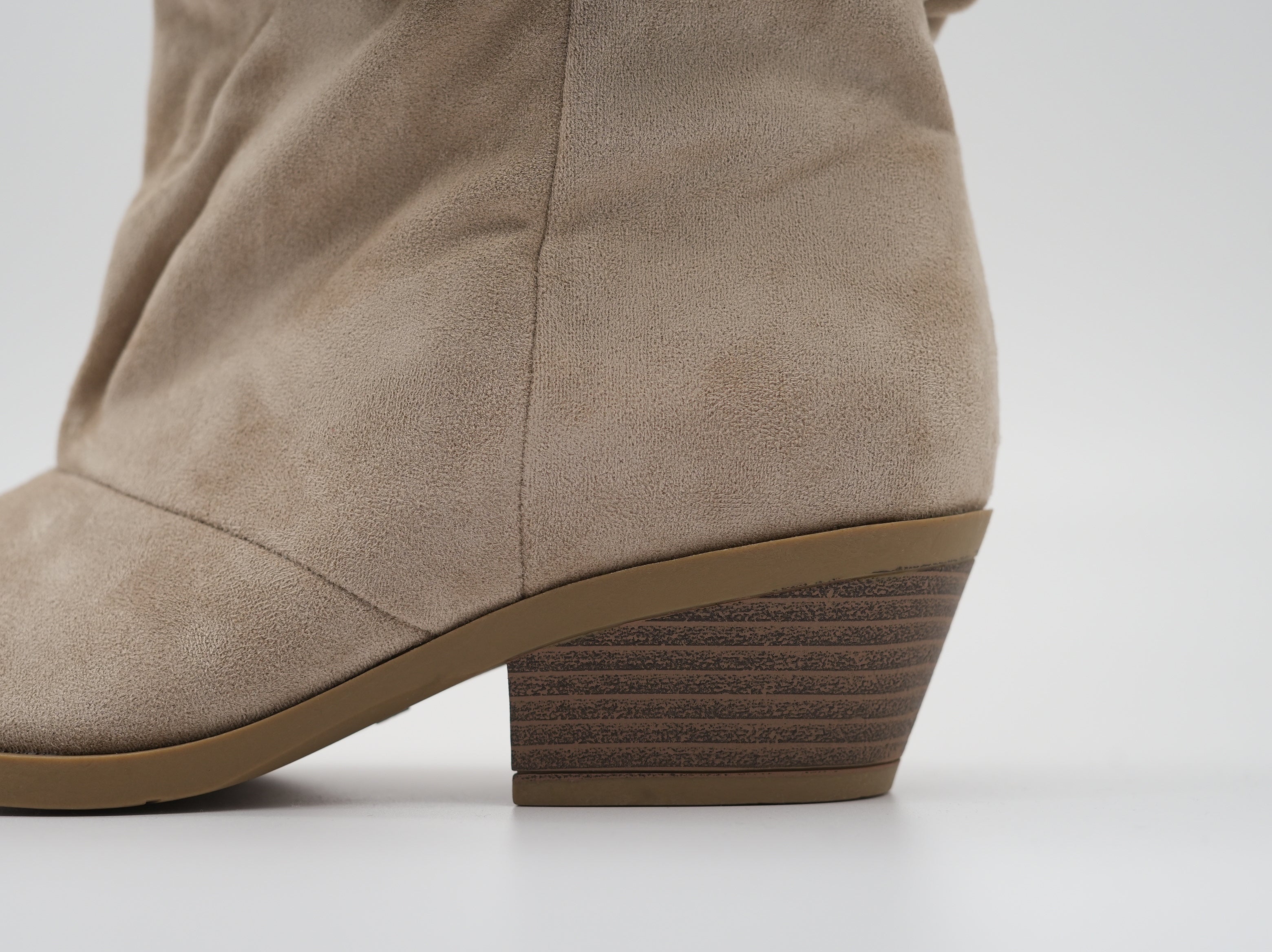 Westernboots mit weitem Schaft