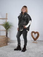 oversize Jeans Weste im destroyed Look mit auffälligem Motiv
