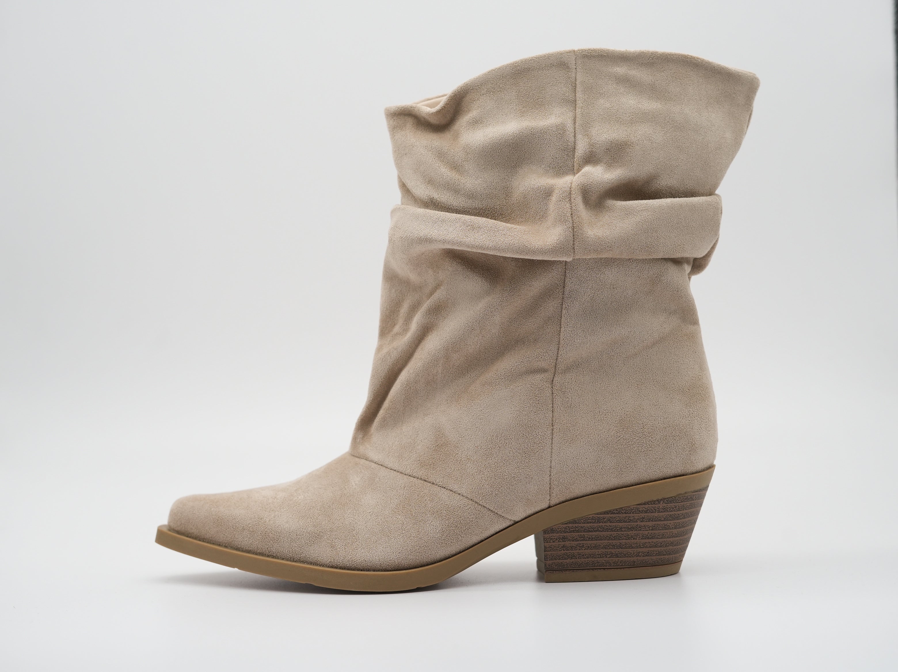 Westernboots mit weitem Schaft